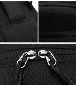 Gedetailleerde close-up van de tactische rugzak met handvat en ritssluiting.