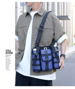 Bolso bandolera táctico informal para hombre con compartimentos y soportes para botellas.