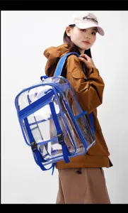 Transparenter PVC Rucksack mit grossem Fassungsvermögen und blauen Gurten für Schule Sport.