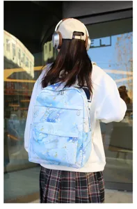 Casual blauwe tie-dye rugzak met grote capaciteit, trendy schooltas voor dagelijks gebruik.