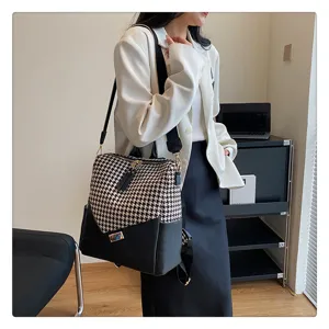 Stijlvolle houndstooth dames rugzak, grote capaciteit casual dagrugzak met leer patchwork.