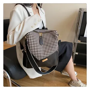 Vintage houndstooth dames rugzak, een stijlvolle schoudertas met grote capaciteit.