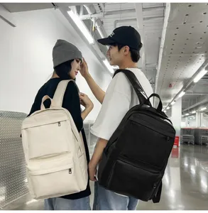 Stylischer wasserdichter PU Leder Rucksack mit grossem Fassungsvermoegen fuer Reisen.