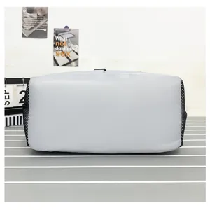 Großkapazität Rucksack Detailansicht für Damen Herren, langlebige Sport- und Reisetasche.