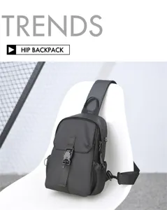 Borsa a tracolla nera casual da uomo leggera impermeabile zaino da petto per viaggio sport.