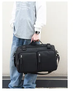 Multifunktionale Reisetasche mit großem Volumen als Schulter- und Rucksack für Geschäftsreisen.