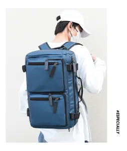 Multifunktionaler Reise-Rucksack Detail mit Reißverschlusstaschen und seitlichem Griff.