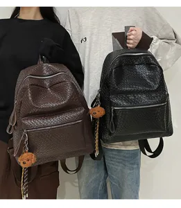 Geflochtener PU Leder Rucksack Detail, stilvoller Unisex Freizeit Reise Schulranzen Bär.