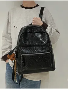 Schwarzer gewebter Lederrucksack für Damen Herren, große Kapazität stylische Freizeittasche.
