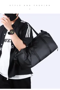 Grand sac de sport polochon pour fitness et voyage. Matiere impermeable et resistante.