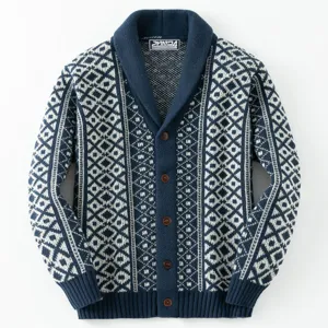 Nahaufnahme der dunkelblauen Strickjacke mit Schalkragen und Rauten-Jacquardmuster