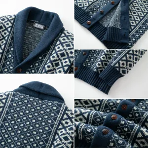 Detaillierte Nahaufnahme der Herren-Strickjacke mit Schalkragen und Rautenmuster