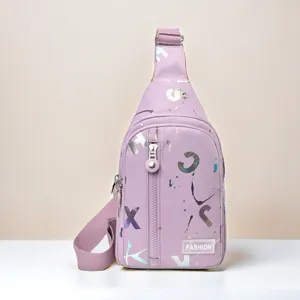 Sac de Poitrine Mode pour Femmes Sac Bandoulière Casual en Tissu Oxford Sac de Voyage Imprimé Lettres