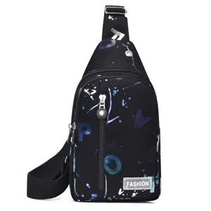 Sac à bandoulière noir élégant avec imprimés graffiti colorés pour les voyages et les loisirs.
