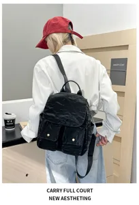 Μαύρο casual σακίδιο πλάτης για γυναίκες, ελαφρύ και ευρύχωρο με πολλές πρακτικές τσέπες.