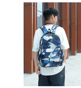 Lässiger Rucksack mit großem Fassungsvermögen und blauem abstrakten Muster für Reisen