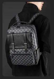 Mochila de negocios a cuadros clásica con gran capacidad y correas cómodas para los desplazamientos.