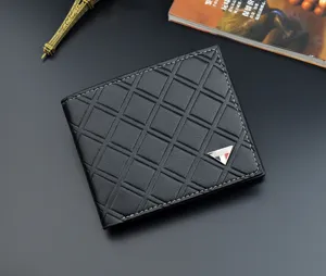 Classic men's short black leather wallet with grid pattern and metal badge decoration.