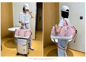 Bolsa de deporte fitness rosa con compartimento para zapatos para yoga y viajes cortos.
