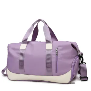 Bolsa de viaje deportiva morada para mujer, bolsa de yoga fitness con diseño bicolor.