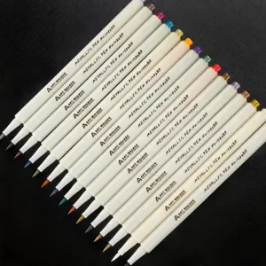 Ensemble de marqueurs métalliques colorés, pointes lisses pour dessin d'art et loisirs créatifs.