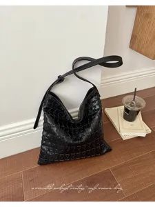 Maύρη τσάντα ώμου με τριγωνική πλέξη, μεγάλη vintage hobo τσάντα για γυναίκες καθημερινά.