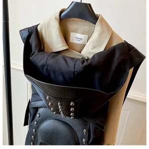 Punk stijl capuchon motorrugzak met klinknagels en schedels cool alternatieve zwarte tas.