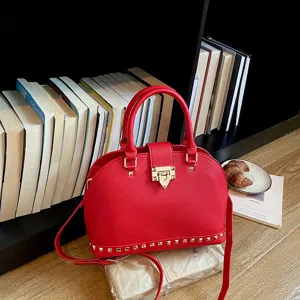 Dames PU Leer Koepel Handtas Retro Woon-werkverkeer Handtas Designer Stijl Klinknagel Slot Schoudertas Dagelijks Gebruik