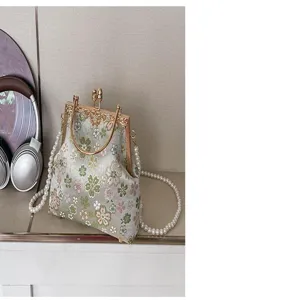 Geborduurde bloemstenen stoffen schelp handtas, elegante parelketting crossbody avondtas voor vrouwen
