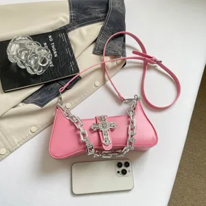 Rosa PU Leder Achsel Umhängetasche mit Strass Kreuz und klobiger Kette für Damen