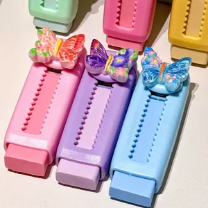 Gommes coulissantes colorées avec joli décor de papillon 3D, parfaites pour les élèves.