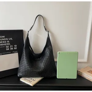 Schwarze geflochtene Schultertasche Hobo, große Kapazität Pendler Eimer Tasche für Damen chic.