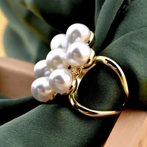 Elegante parel sjaalring goudkleurig metaal bloem gesp chique dames accessoire mooi