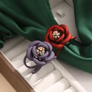 Clip per Sciarpa a Camelia 3D Lega Strass Perla Fibbia per Cappotto Moda Elegante Anello per Sciarpa Donna Accessorio Gioiello