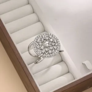 Bellissima elegante spilla perla fibbia sciarpa camelia strass 3D per bel cappotto