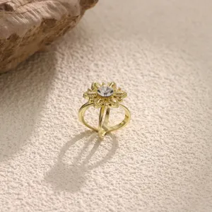 Boucle de bague foulard florale dorée avec strass cristal étincelant accessoire polyvalent.