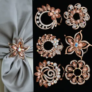 Fibbia per Sciarpa con Fiore di Cristallo in Oro Rosa Spilla in Strass in Lega Clip Antiscivolo per Copricapo Accessori di Abbigliamento per Donne