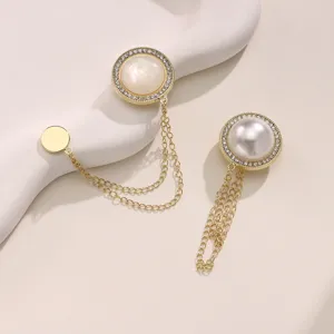 Goudkleurige parel strass ketting magnetische broche clip voor sjaal taille aanpassing detail.