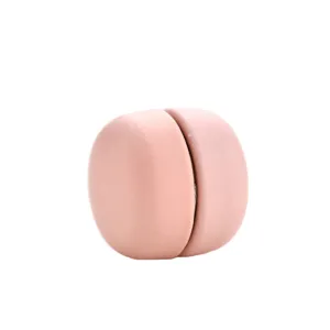 Roze magnetische anti-glare kraanknoop en zijden sjaalclip, minimalistische ronde productafbeelding
