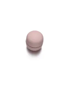 Vista dettagliata di un bottone magnetico macaron rosa, clip anti-esposizione senza cuciture.