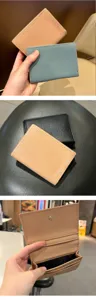 Portefeuille court en cuir pour femme porte-monnaie multi-cartes vue détaillée.