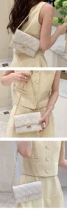 Damen Gesteppte Kette Umhängetasche Klassisch Schick Beige Schultertasche Stilvolle Kleine Handtasche