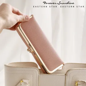 Rosa Leder Kuss-Verschluss Tasche, tragbare Schmuckschatulle und Make-up Kosmetik Organizer.