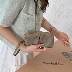 Borsa a pochette da polso in ecopelle PU grigia con doppia zip moda donna vista principale
