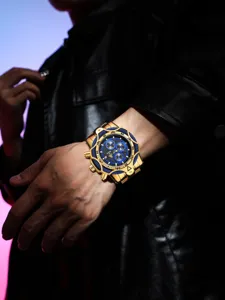Reloj de hombre con esfera grande y diseño azul y dorado para un estilo audaz y moderno.