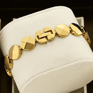 Luxury gold metal link bracelet watch strap elegant high-end fashion jewelry accessory for women
