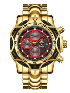 Reloj de hombre oversize dorado con esfera de cronógrafo y correa de metal de lujo pesada.