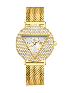 Elegante reloj de cuarzo dorado para mujer con caja redonda de estrás y esfera triangular.