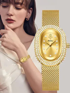 Reloj de cuarzo para mujer de lujo con bisel ovalado de diamantes y correa de malla dorada.