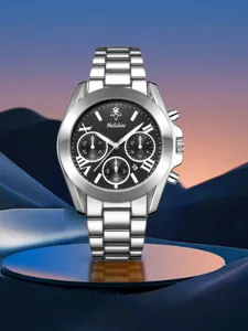 Montre chronographe pour femme Yalalusi vue de détail avec bracelet en métal argenté.